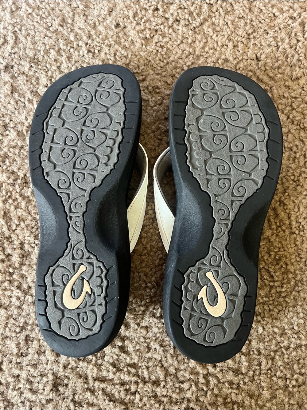OluKai Black Footbed with Cream Straps Sandals - Picture 3 of 4